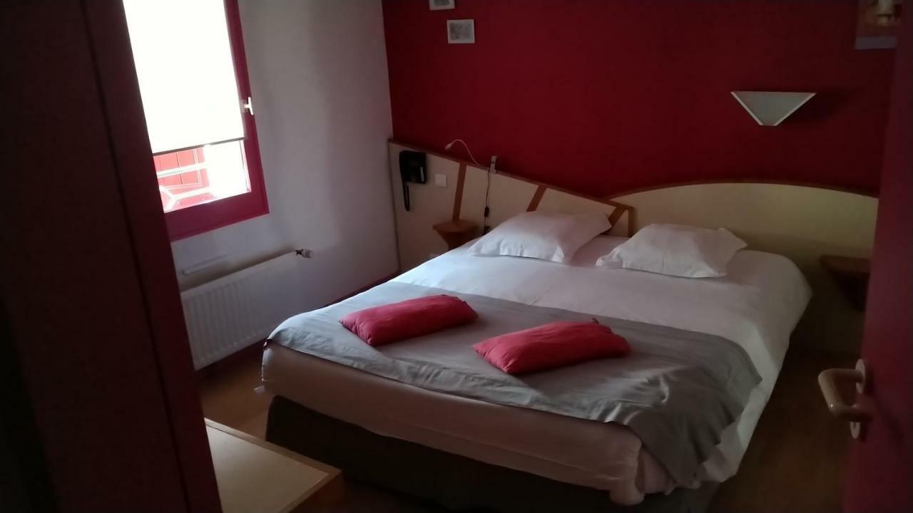 Hotel Les Vignes Rouges Ispagnac Exterior foto